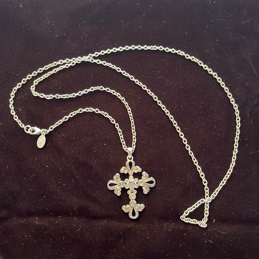 EUC Cookie Lee cross necklace